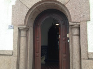 Entrance-Kos-Kafe-Chabad-Jabad-Montevideo-Uruguay-kosher.jpg