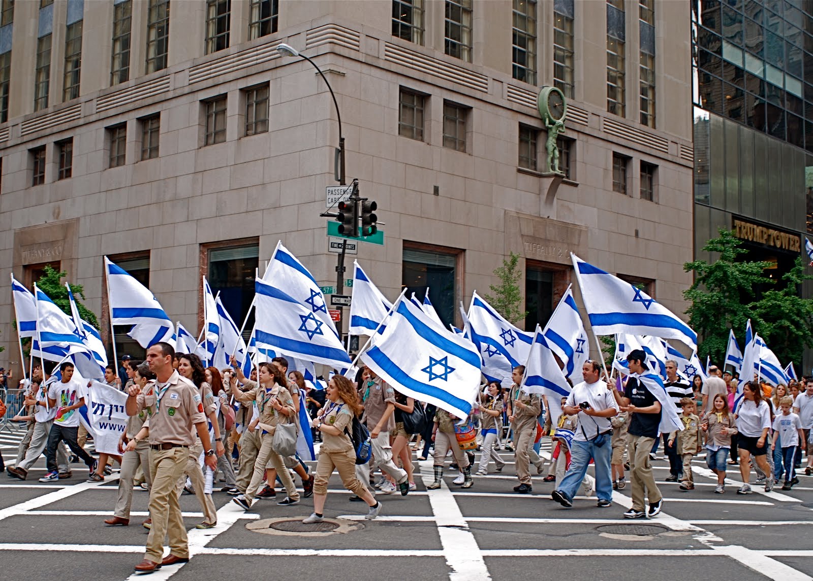 Kosher Options Near the Israel Day Parade & Celebrate Israel Festival