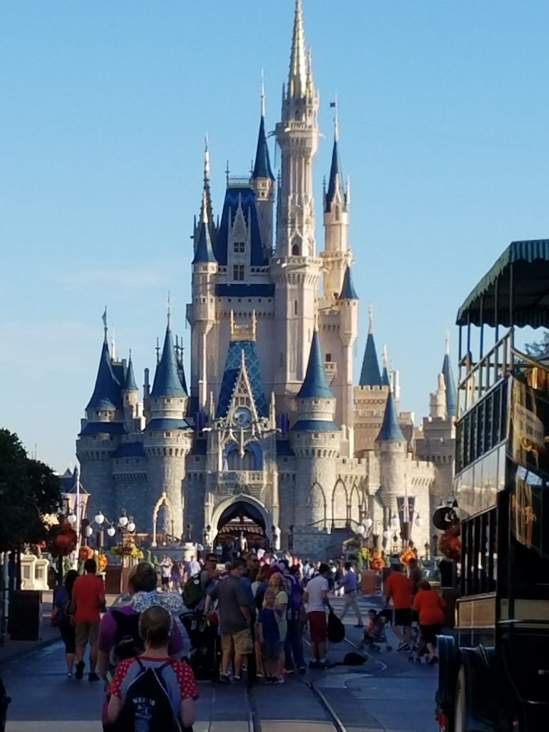 disney world orlando magic kingdom opening hours